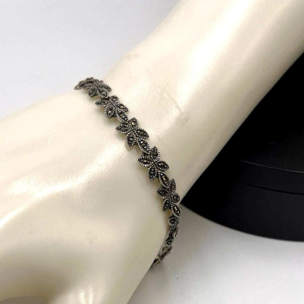 A Signed Sterling Silver Marcasite Leaf‎ Design Tennis Floral Link Bracelet 7.5”